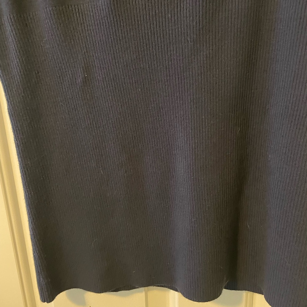 Audrey & Grace sweater w/deep scoop neck embellished w/ flowers. Navy. EUC - Picture 5 of 5